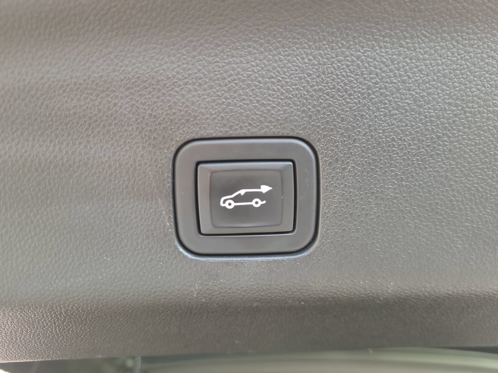 Used 2023 GMC Yukon XL Denali AWD/4WD image 18