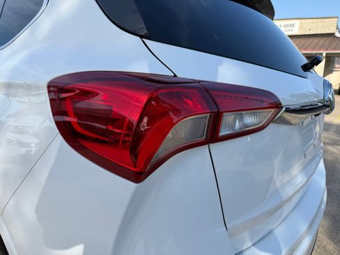 Used 2020 Buick Envision Essence FWD image 11