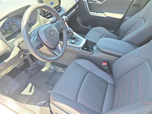 Used 2025 Toyota RAV4 XSE w/ Premium Package AWD/4WD image 16