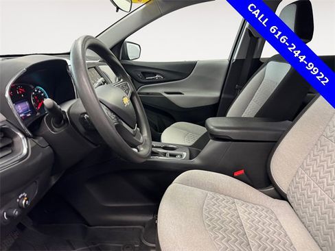 Used 2022 Chevrolet Equinox LS w/ LS Convenience Package image 9