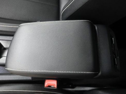 Used 2023 Volkswagen Tiguan SE FWD image 42