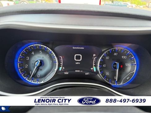 Used 2023 Chrysler Pacifica Touring-L w/ S Appearance Package image 22