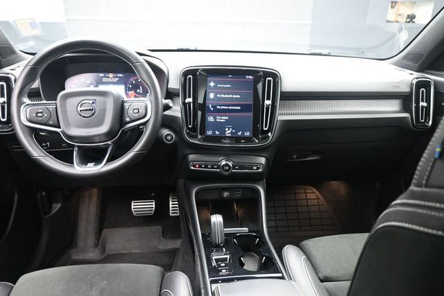 Used 2020 Volvo XC40 T5 R-Design w/ Protection Package AWD/4WD image 9