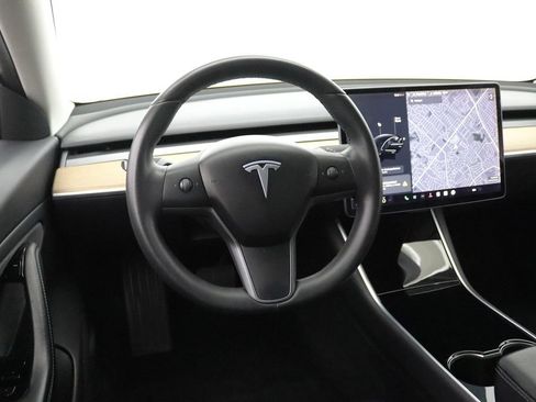 Used 2019 Tesla Model 3 Standard Range RWD image 16