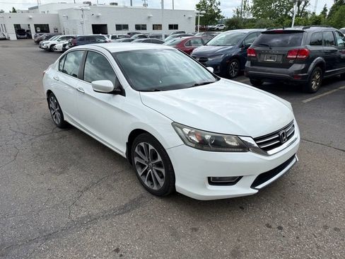 Used 2013 Honda Accord Sport image 4