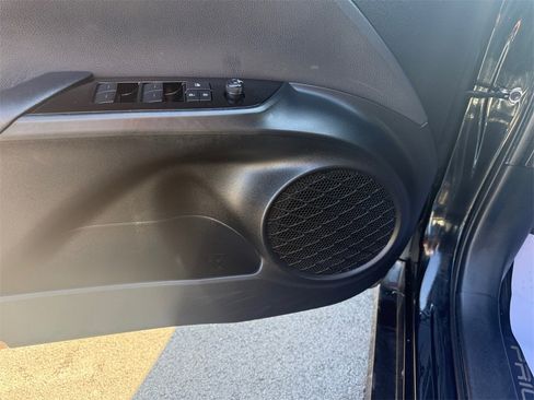 Used 2019 Toyota Prius XLE image 33