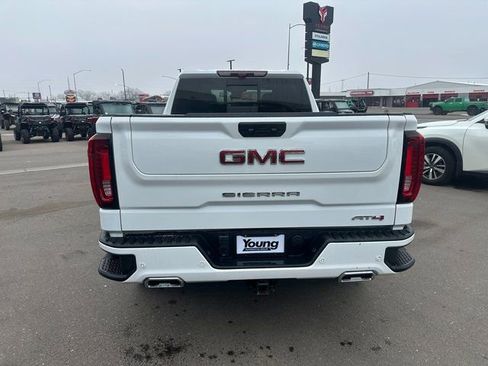 Used 2024 GMC Sierra 1500 AT4 w/ Technology Package AWD/4WD image 5