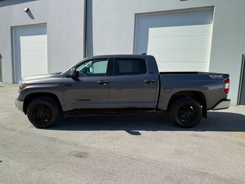 Used 2021 Toyota Tundra SR5 w/ SR5 Upgrade Package AWD/4WD image 3