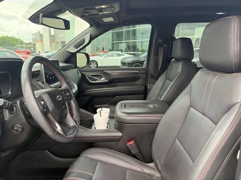 Used 2022 Chevrolet Suburban RST w/ Luxury Package RWD image 9