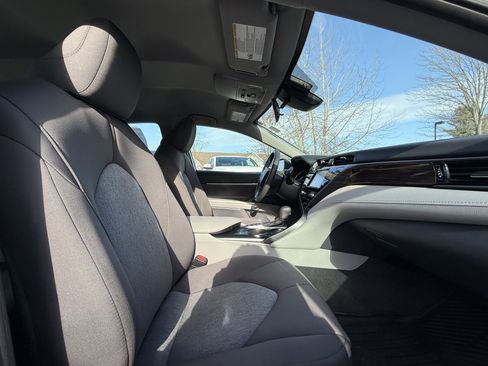 Used 2019 Toyota Camry LE image 36