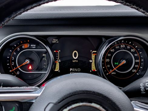 Used 2021 Jeep Wrangler Unlimited Sahara image 22