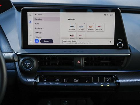 Used 2025 Toyota Prius XLE image 16