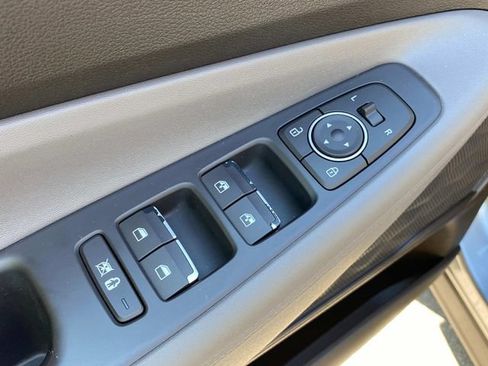 Used 2019 Hyundai Santa Fe SEL FWD image 11