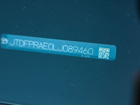 Certified 2020 Toyota Corolla XLE image 28