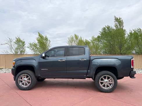 Used 2019 GMC Canyon Denali image 4