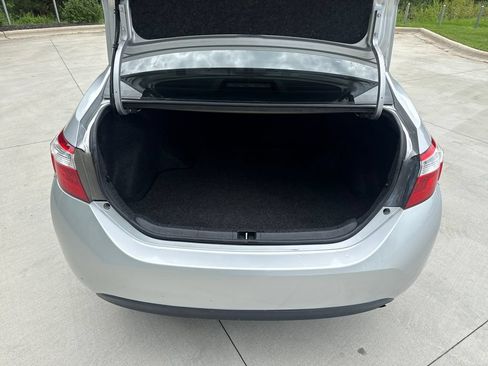 Used 2016 Toyota Corolla LE FWD image 32