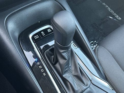 Certified 2023 Toyota Corolla LE w/ LE Convenience Package image 19