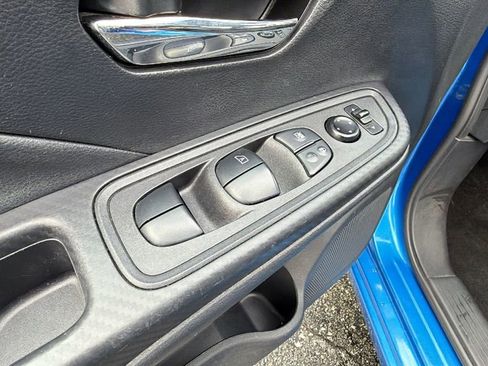 Used 2023 Nissan Versa SV image 20