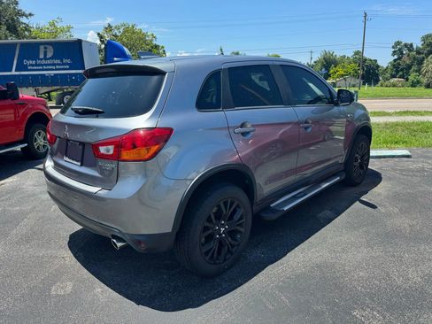 Used 2017 Mitsubishi Outlander Sport LE image 2