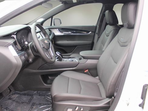 New 2025 Cadillac XT5 Premium Luxury w/ LPO, Floor Liner Package image 12