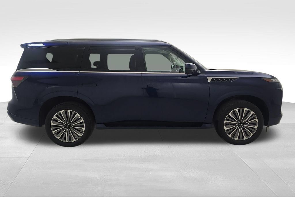 Used 2025 INFINITI QX80 Sensory AWD/4WD image 10