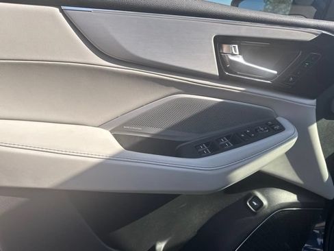 Used 2025 Acura MDX FWD w/ Technology Package image 8