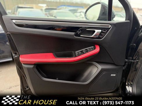 Used 2017 Porsche Macan image 14