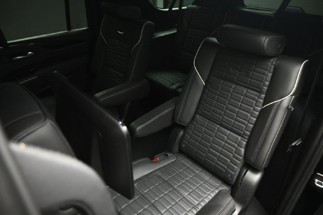 Used 2024 Cadillac Escalade ESV V w/ Heavy-Duty Trailer Package AWD/4WD image 57