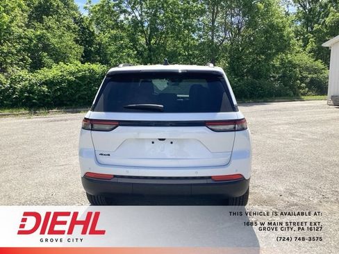 Used 2026 Jeep Grand Cherokee Altitude AWD/4WD image 6