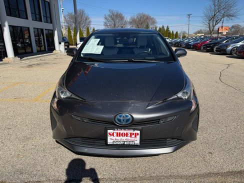 Used 2017 Toyota Prius Four w/ Premium Convenience Package image 4