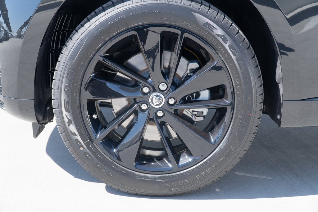 Used 2025 Jaguar F-PACE R-Dynamic S AWD/4WD image 10