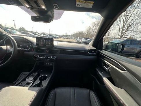 Used 2025 Honda Pilot Black Edition image 29