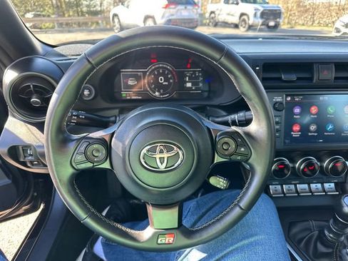Used 2024 Toyota GR86 image 25