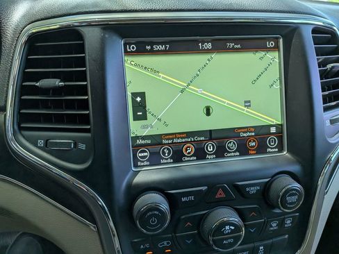 Used 2018 Jeep Grand Cherokee Limited image 24