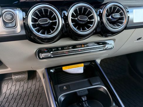 Used 2026 Mercedes-Benz GLB 250 4MATIC image 19