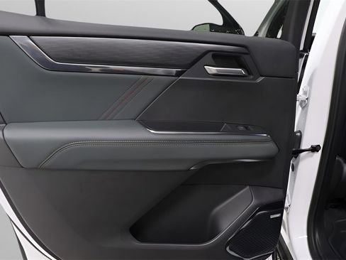 Used 2024 GMC Acadia AT4 image 23