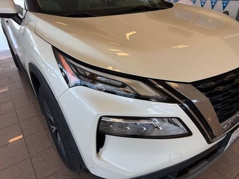 Used 2023 Nissan Rogue SV image 9