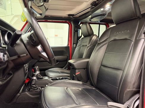 Used 2022 Jeep Wrangler Unlimited Sahara w/ Dual Top Group image 11