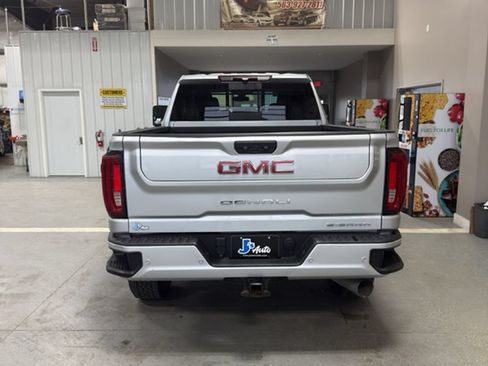 Used 2023 GMC Sierra 2500 Denali AWD/4WD image 3