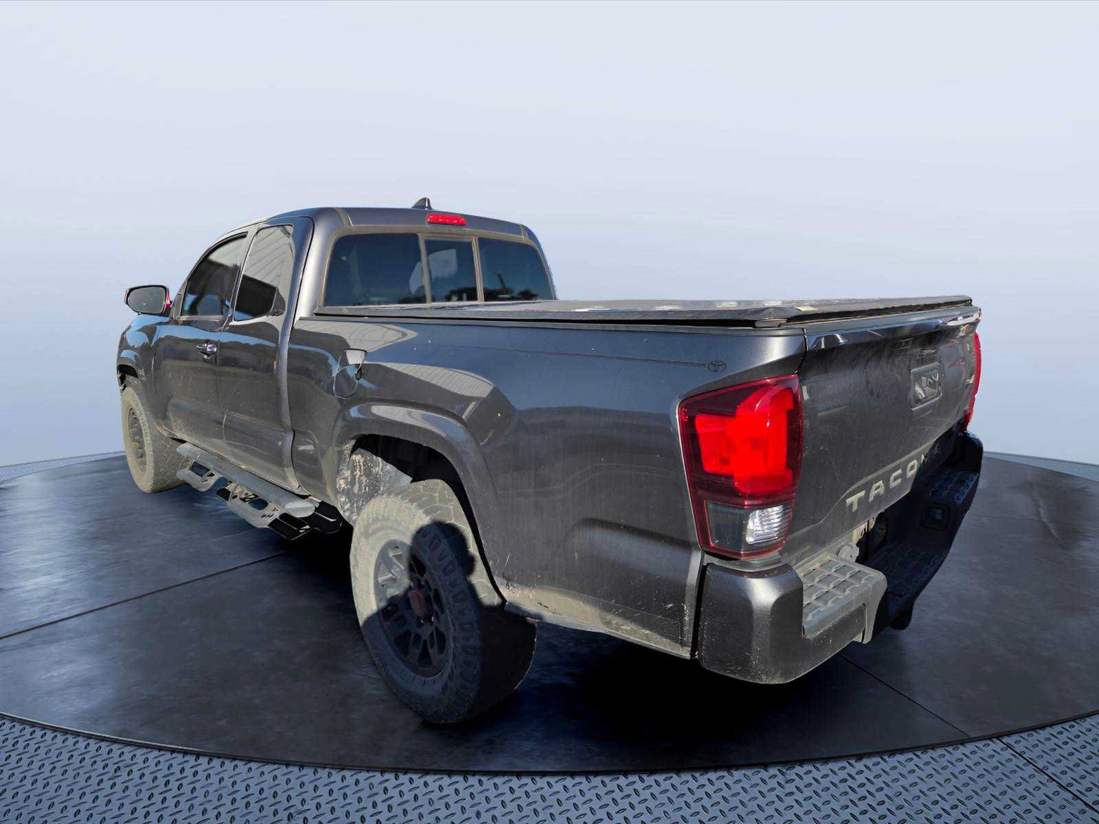 Used 2022 Toyota Tacoma SR RWD image 3