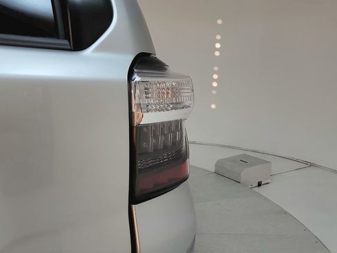 Used 2018 Toyota 4Runner TRD Off-Road image 23