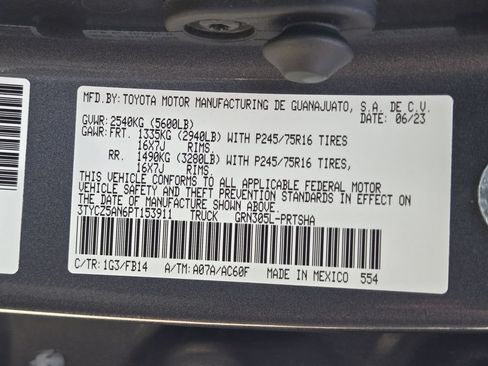 Used 2023 Toyota Tacoma SR AWD/4WD image 33