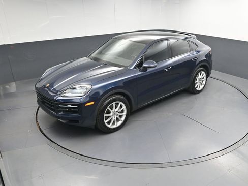 Used 2024 Porsche Cayenne Coupe image 34