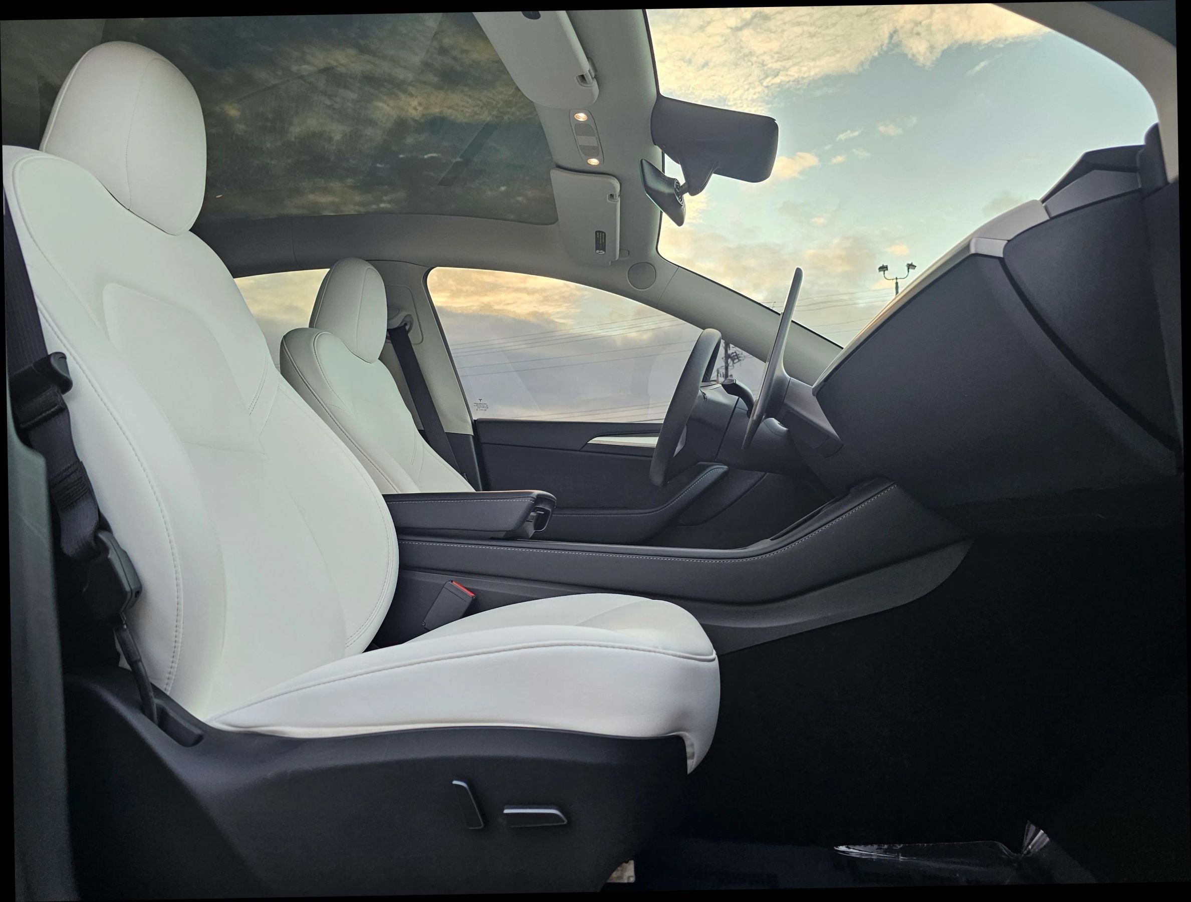 Used 2023 Tesla Model Y Performance AWD/4WD image 27