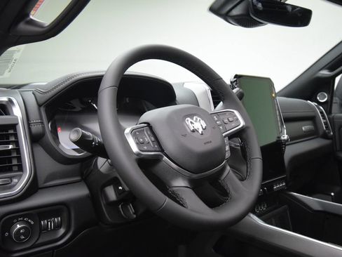 New 2026 RAM 2500 Laramie AWD/4WD image 36
