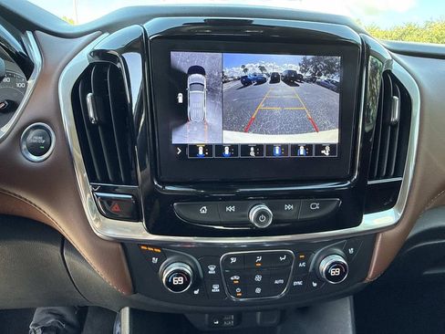 Used 2021 Chevrolet Traverse High Country image 25