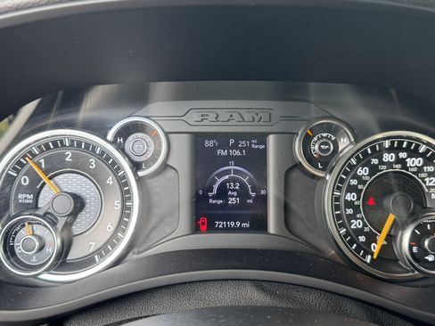 Used 2021 RAM 2500 Big Horn AWD/4WD image 32