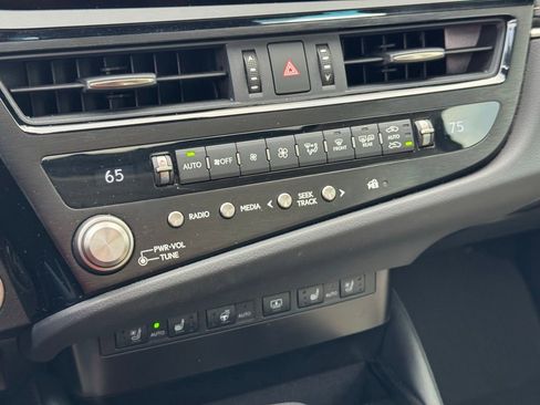 Certified 2023 Lexus ES 300h Ultra Luxury image 35