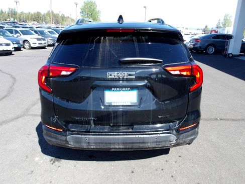 Used 2021 GMC Terrain SLT w/ Infotainment Package II image 4