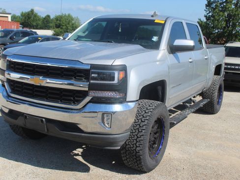 Used 2017 Chevrolet Silverado 1500 LT w/ All Star Edition RWD image 2